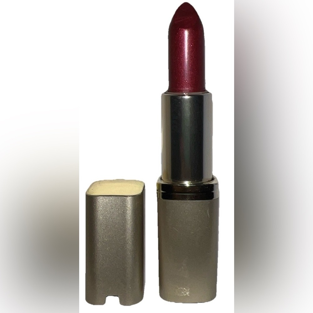 L’Oréal Colour Riche Red Lipstick 730 Au Currant New